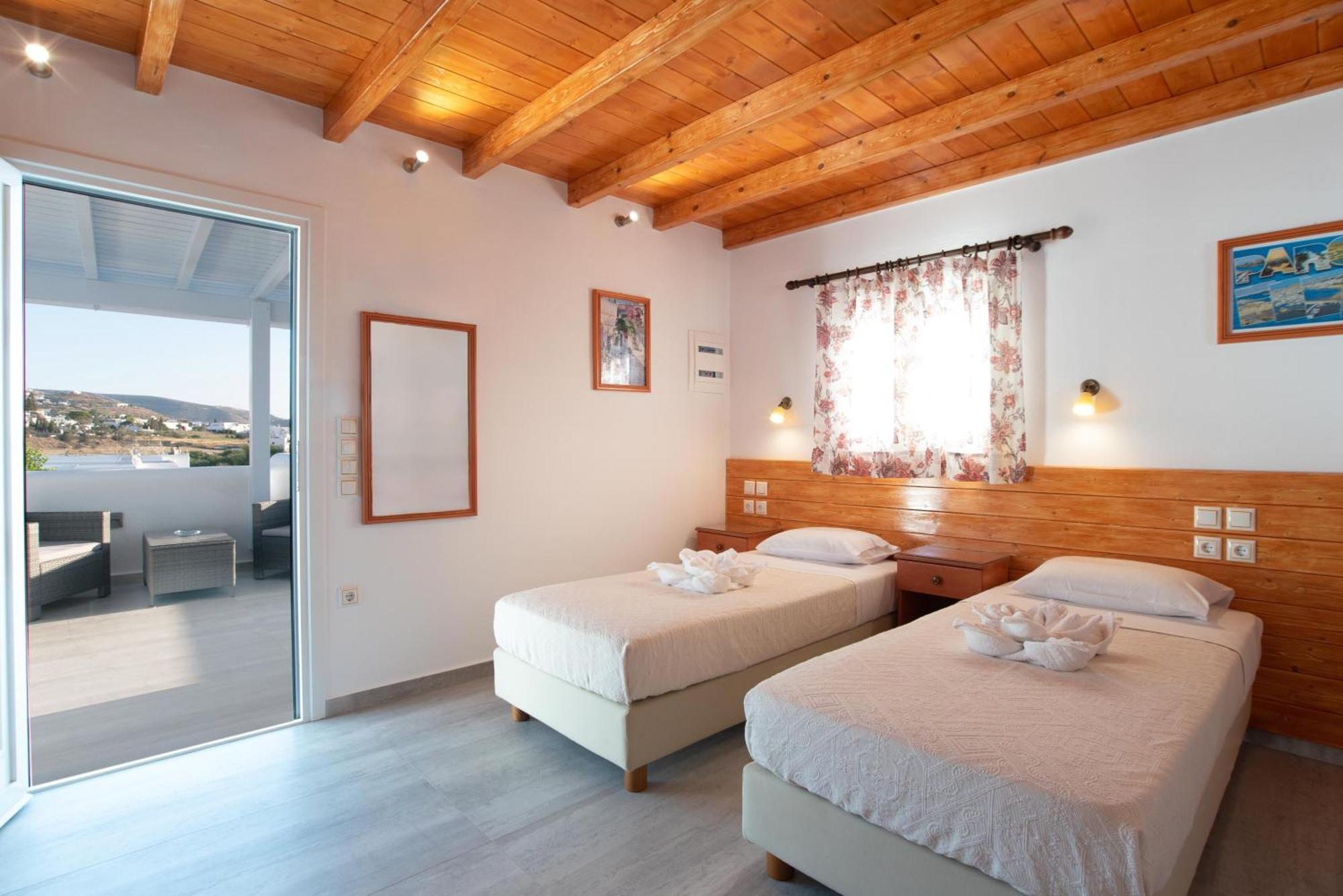 Kontaratos & Parikia (Paros)