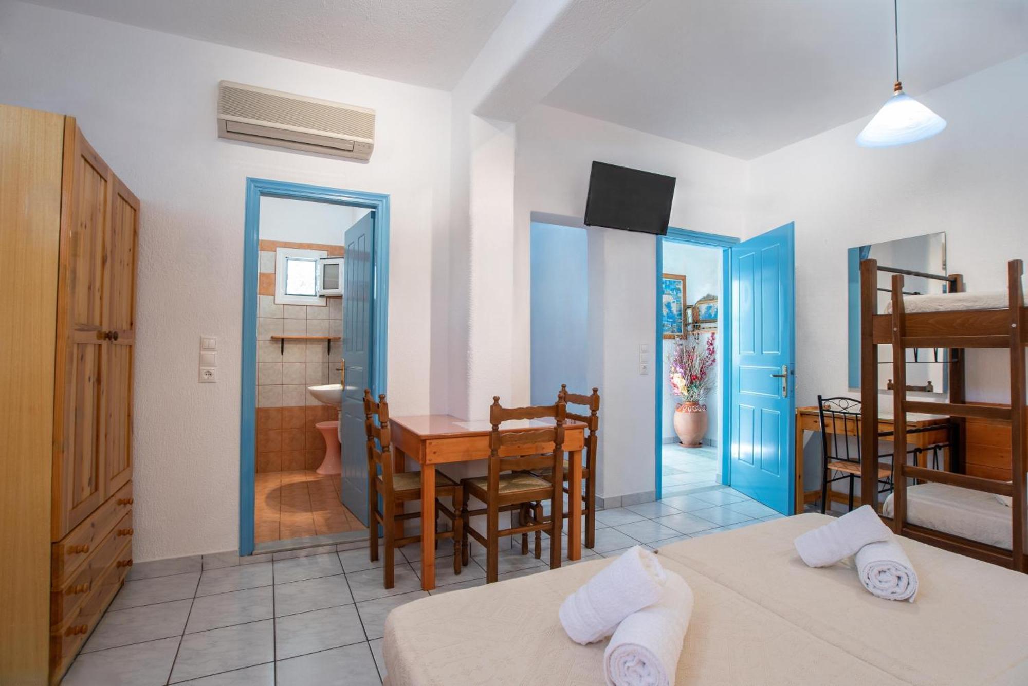 Kontaratos & Parikia (Paros)