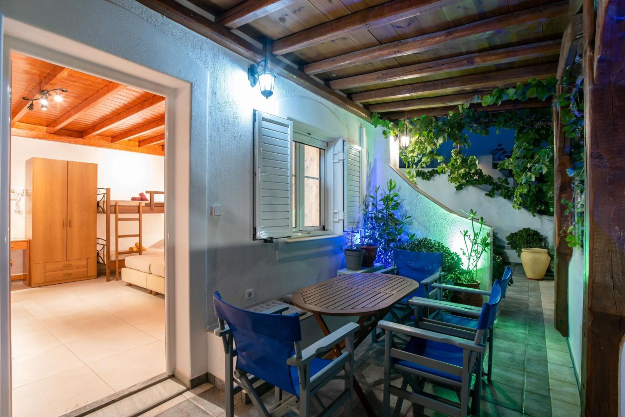 Apartment Kontaratos & Parikia (Paros)