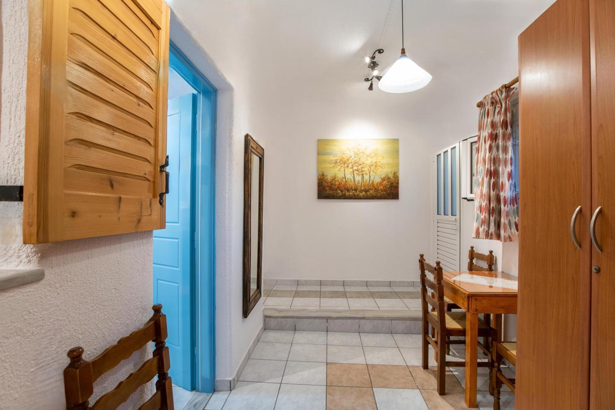 Kontaratos & Parikia (Paros)