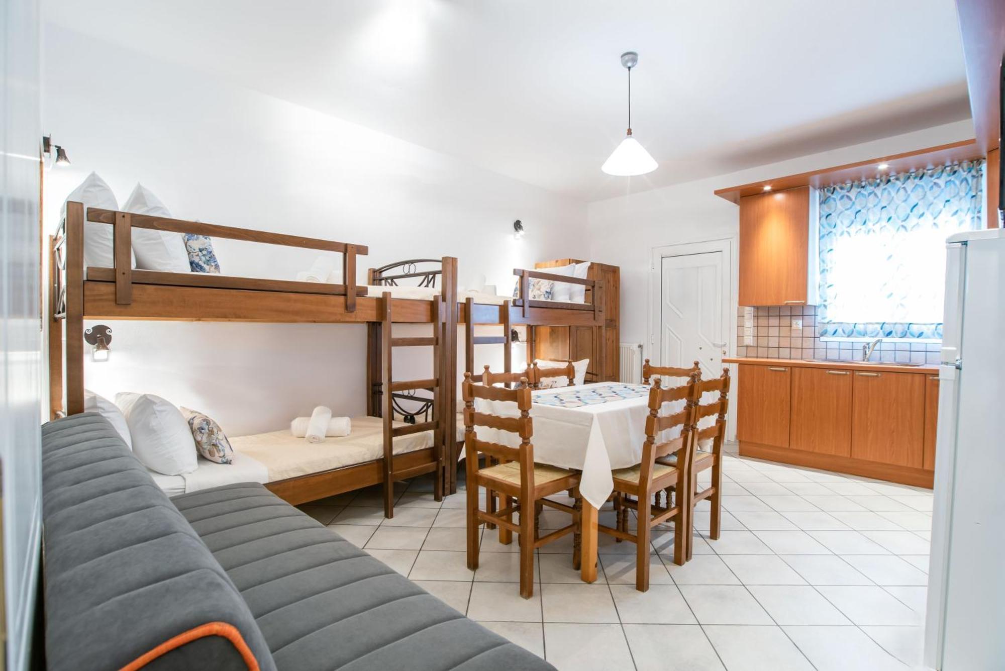 Kontaratos & Apartment Parikia (Paros)